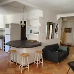 La Roquette, Maison Lumineuse Climatisee, Garage